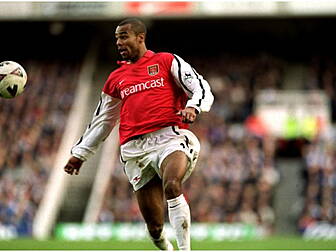 Ashley Cole announces retireme...
